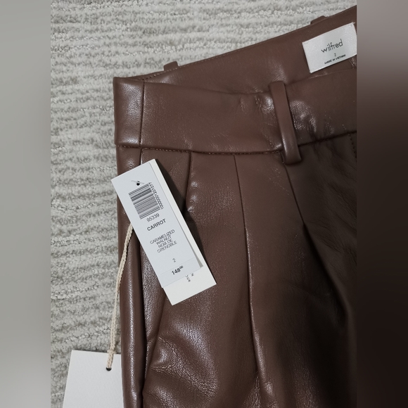 BNWT-Aritzia Wilfred Vegan Leather Carrot Pant - Picture 4 of 6